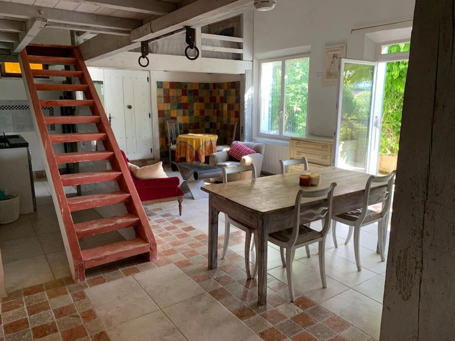 Le Tapis Vert - Loft Avec Jardin أوش المظهر الخارجي الصورة
