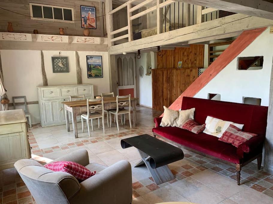 Le Tapis Vert - Loft Avec Jardin أوش المظهر الخارجي الصورة